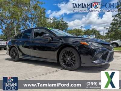 Photo Used 2020 Toyota Camry SE
