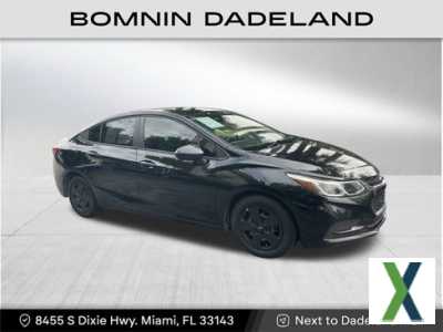 Photo Used 2018 Chevrolet Cruze LS