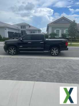 Photo Used 2017 Chevrolet Silverado 1500 High Country