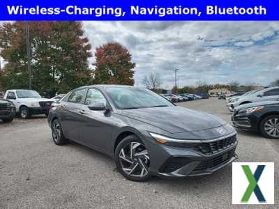 Photo Used 2024 Hyundai Elantra SEL w/ Convenience Package