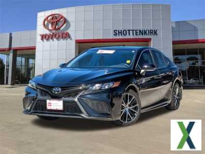 Photo Used 2023 Toyota Camry SE