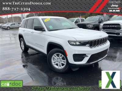 Photo Used 2024 Jeep Grand Cherokee Laredo