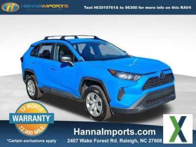 Photo Used 2019 Toyota RAV4 LE