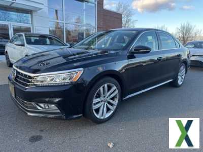 Photo Used 2018 Volkswagen Passat 2.0T SE