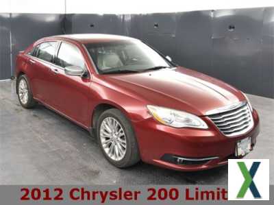 Photo Used 2012 Chrysler 200 Limited