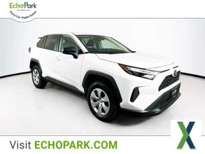 Photo Used 2023 Toyota RAV4 LE