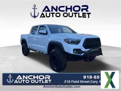 Photo Used 2019 Toyota Tacoma TRD Off-Road