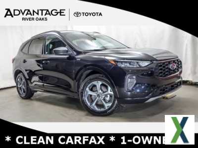 Photo Used 2024 Ford Escape ST-Line w/ Cold Weather Package