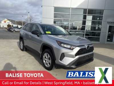 Photo Used 2022 Toyota RAV4 LE