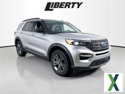 Photo Used 2022 Ford Explorer XLT w/ Equipment Group 202A