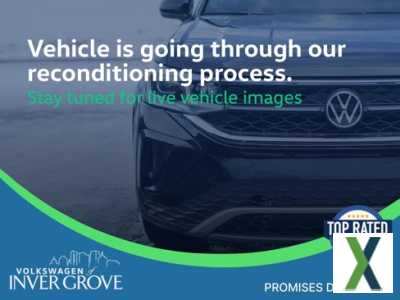 Photo Used 2016 Volkswagen GTI S