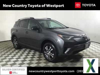 Photo Used 2016 Toyota RAV4 LE