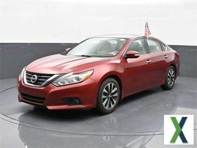 Photo Used 2016 Nissan Altima 2.5 SV w/ Convenience Package