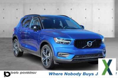 Photo Used 2021 Volvo XC40 T5 R-Design