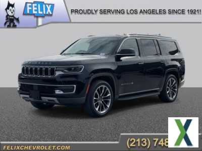 Photo Used 2022 Jeep Wagoneer Series II w/ Premium Group I