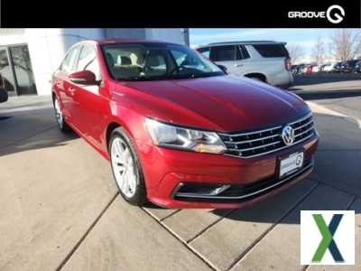 Photo Used 2019 Volkswagen Passat 2.0T Wolfsburg w/ Wheels \u0026 Sunroof Package