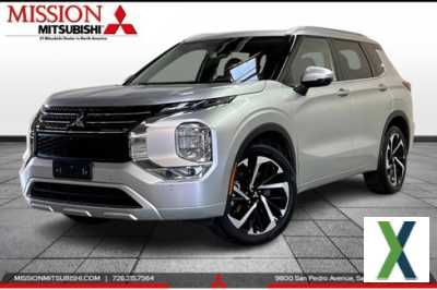 Photo Used 2023 Mitsubishi Outlander SEL