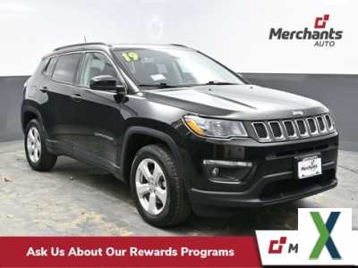 Photo Used 2019 Jeep Compass Latitude w/ Popular Equipment Group